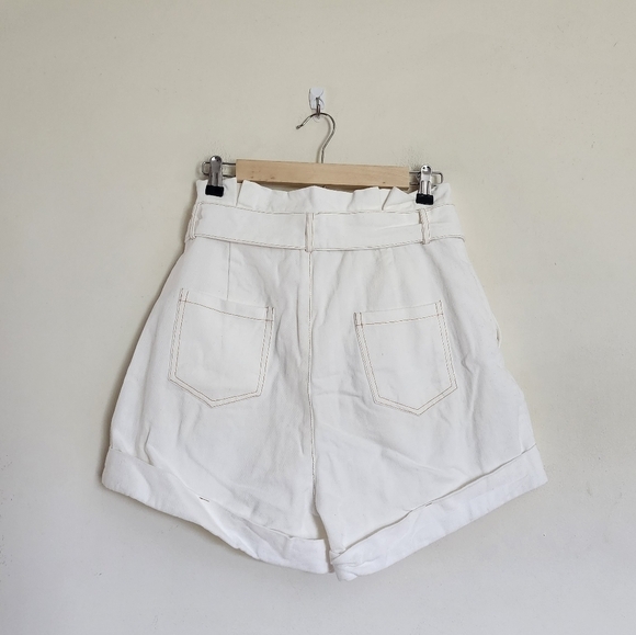 Jacquie the Label White Paperbag Super High-Rise Belted Shorts size Large - Picture 3 of 6